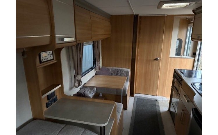 Coachman VIP 520 full