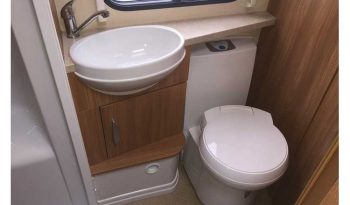 Swift Challenger 580 Island bed. full