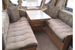 Swift Challenger 580 Island bed. full