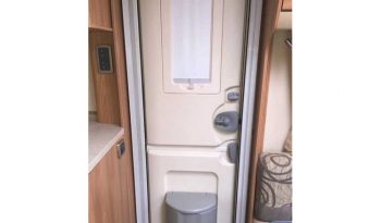 Swift Challenger 580 Island bed. full