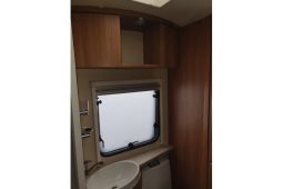 Swift Challenger 580 Island bed. full