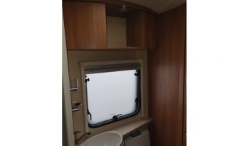 Swift Challenger 580 Island bed. full