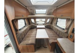 Swift Challenger 580 Island bed. full