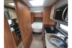 Swift Challenger 580 Island bed. full