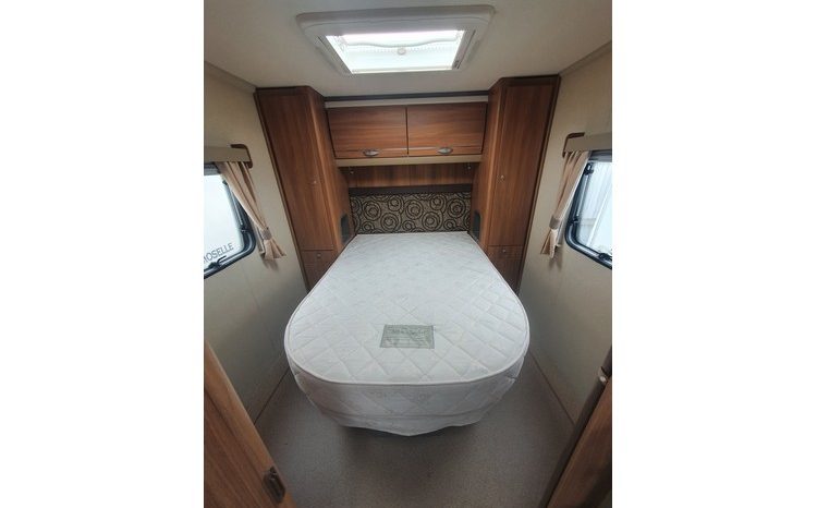 Swift Challenger 580 Island bed. full