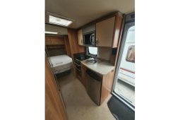 Swift Challenger 580 Island bed. full