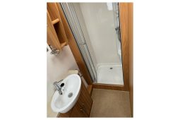 Lunar Clubman SI Island Bed. full