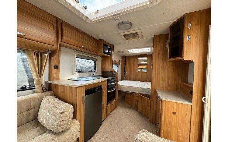 Lunar Clubman SI Island Bed. full