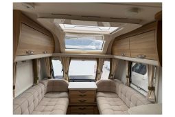 Elddis Crusader Storm ‘Island bed’ full