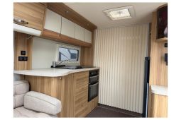 Elddis Crusader Storm ‘Island bed’ full