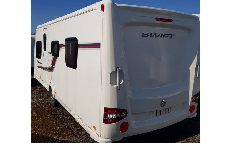 Swift Challenger 580 Island bed. full