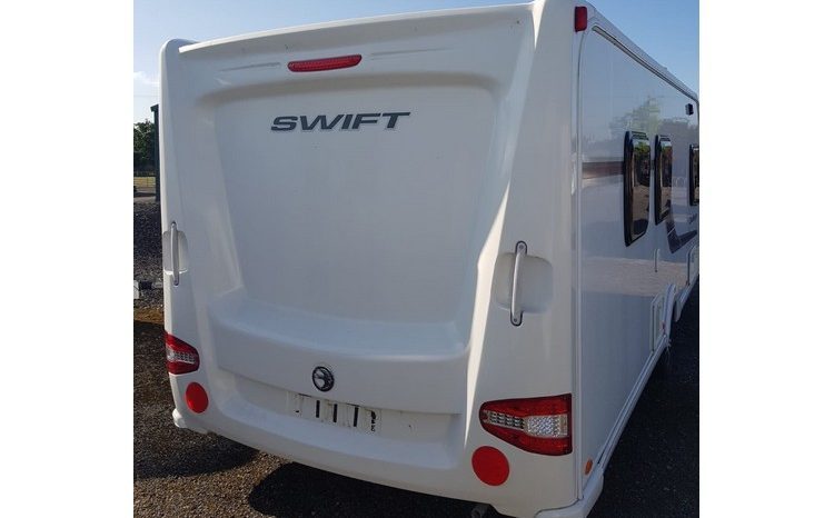 Swift Challenger 580 Island bed. full