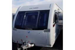 Lunar Ultima 560 Island bed full