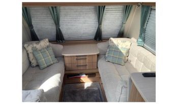 Lunar Ultima 560 Island bed full