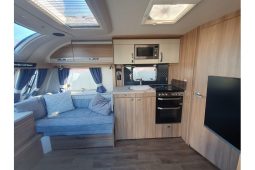 Swift Celebration 835 full