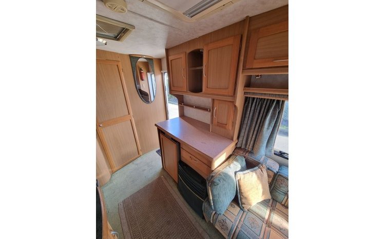Elddis Hurricane EX2000 full