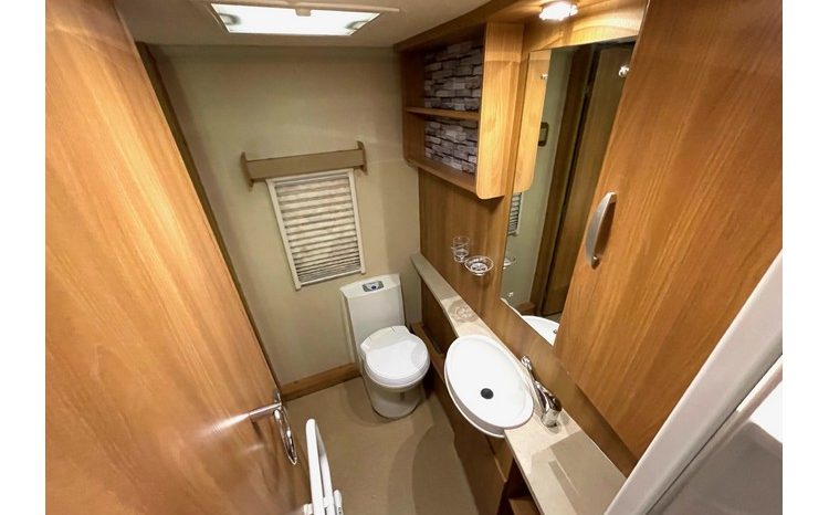 Swift Challenger 570 full