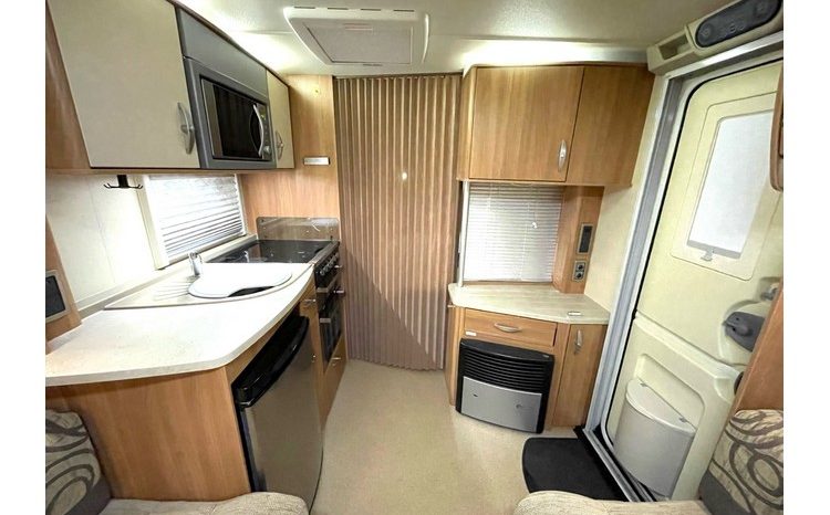 Swift Challenger 570 full