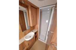 Swift Challenger 570 full