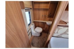 Swift Conqueror 570 full