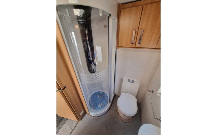 Coachman VIP 520 full