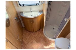 Lunar Quasar FB 6 Berth full