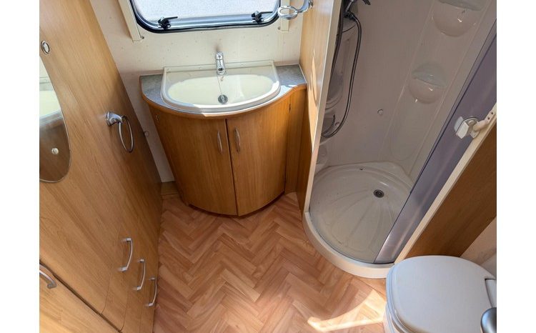 Lunar Quasar FB 6 Berth full