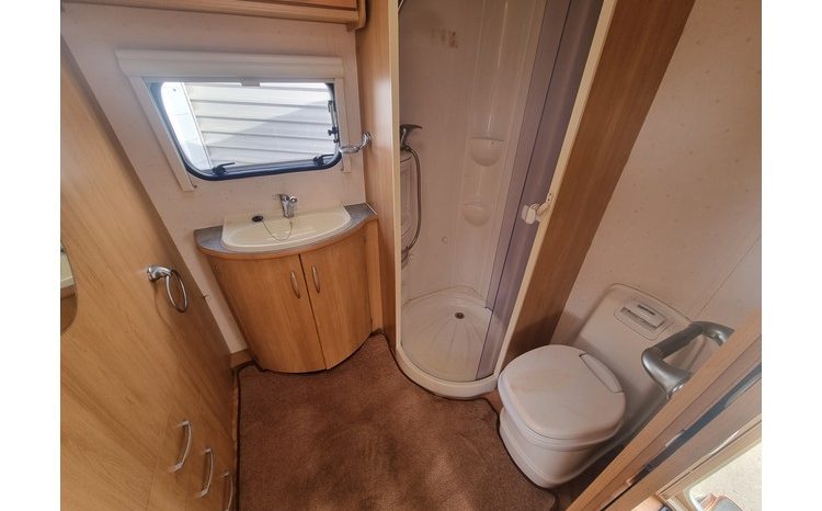 Lunar Quasar FB 6 Berth full