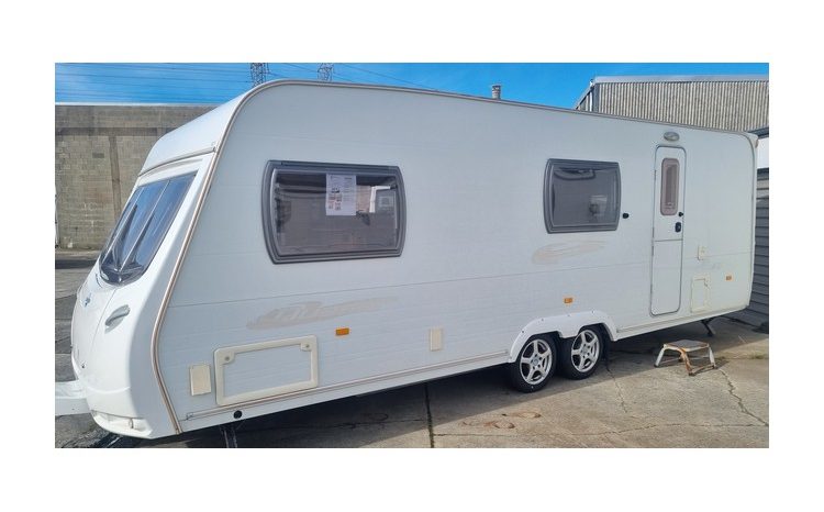 Lunar Quasar FB 6 Berth full